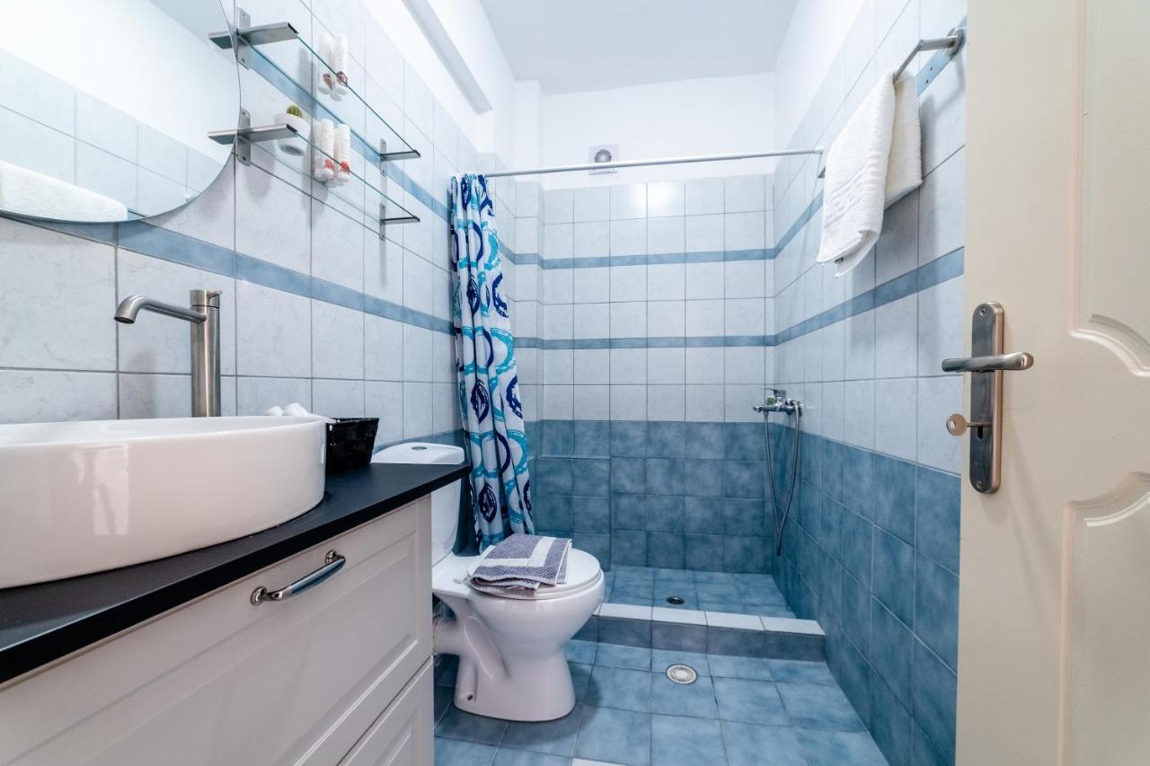 Отель Azzurro Palairos Экстерьер фото